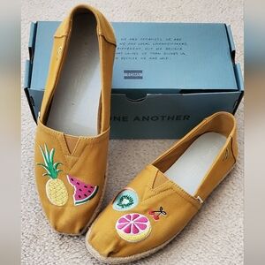 Mustard Yellow Toms Alpargata Flats 9 Embroidered Fruit Espadrille